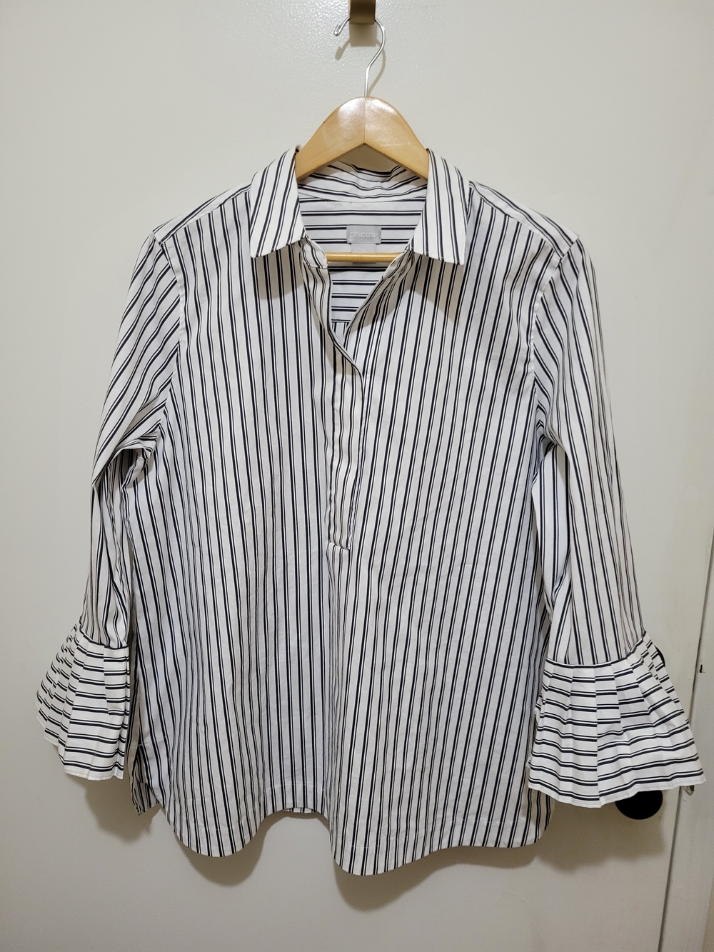 Chico's Womens White and Black Striped Ruffle Sleeve Button-Front Blouse - Sz 2